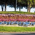 Апартаменты Functional With Balcony