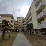 דירה Functional With Balcony ביביונה