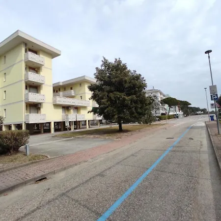 Functional With Balcony Apartment Bibione