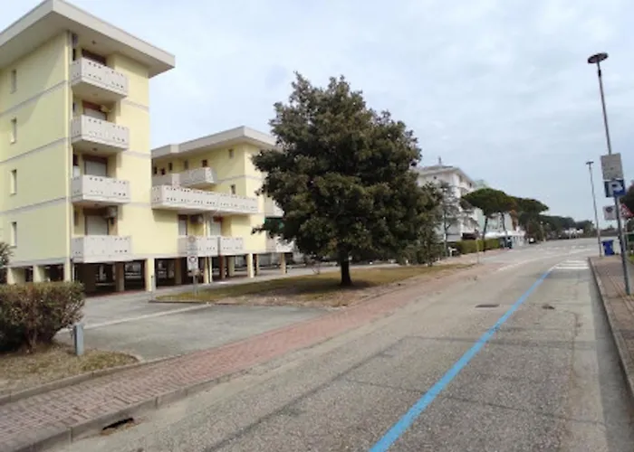 Functional With Balcony Daire Bibione